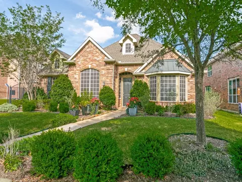 1209 Queen Guinevere Dr, Lewisville, TX 75056