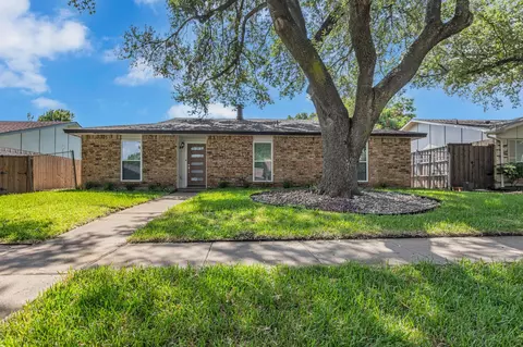 6217 Alta Oaks Dr, Garland, TX 75043