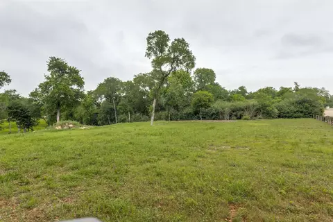 10011 Surrey Oaks Dr, Dallas, TX 75229