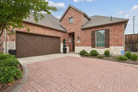 2045 Spotted Fawn Dr, Arlington, TX 76005