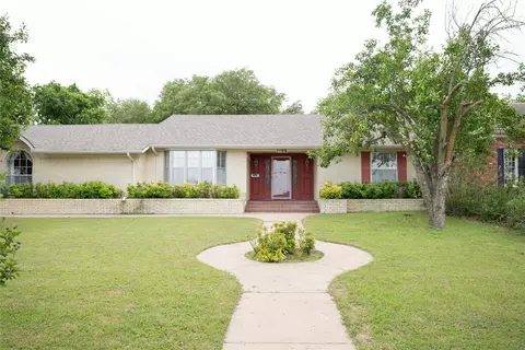 1106 E Franklin St, Hillsboro, TX 76645