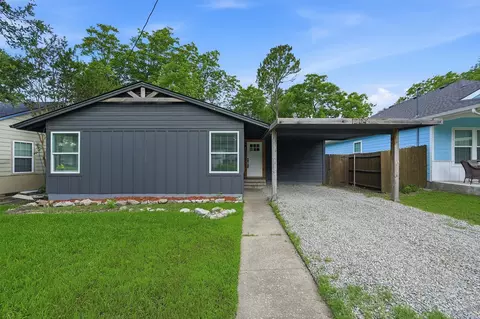 204 N Holly Ave, Sherman, TX 75092