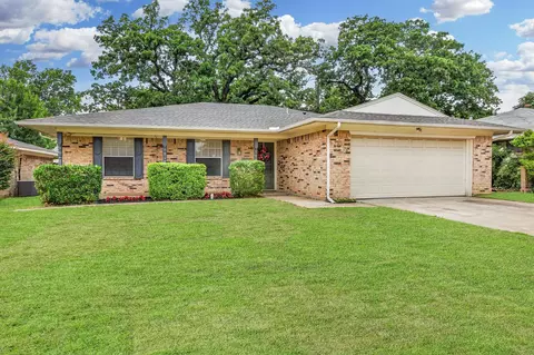 2132 Sandy Ln, Irving, TX 75060