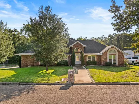 2301 S Williams Ave, Mount Pleasant, TX 75455