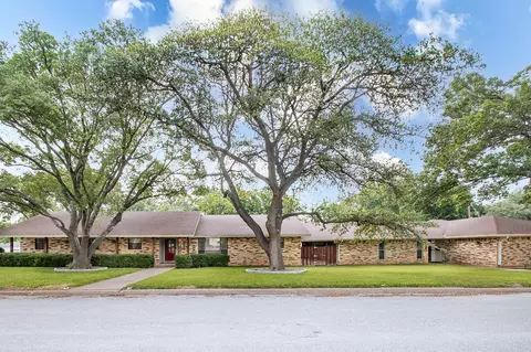 14011403 S Pine St, Brady, TX 76825