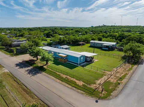 703 N Harvey St, Breckenridge, TX 76424