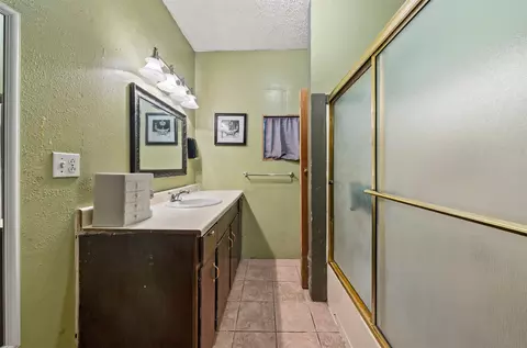 Bath - 1725 Summer Ave, Waco, TX 76708 photo 2 of 2