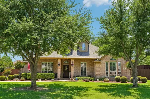 203 Shadow Ln, Shady Shores, TX 76208