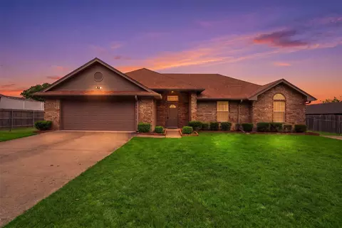 1022 Batchler Rd, Red Oak, TX 75154