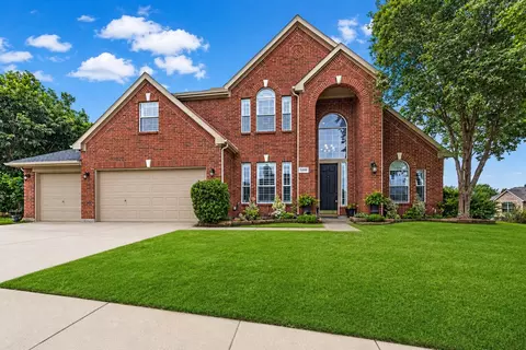 5200 Cornerwood Dr, Fort Worth, TX 76244