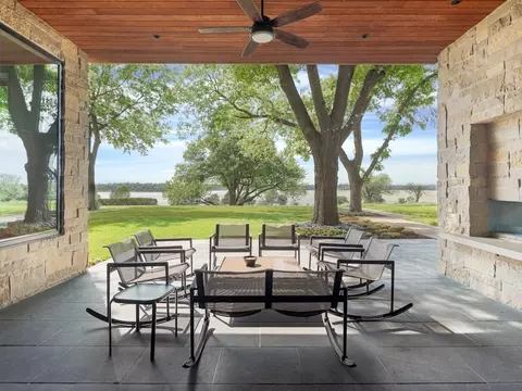 9210 W Lake Highlands Dr, Dallas, TX 75218