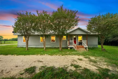 125 Private Road 245, Hillsboro, TX 76645