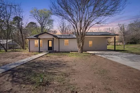 702 S Montgomery St, Gilmer, TX 75644