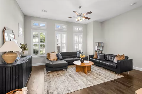 5485 Beecher St, Dallas, TX 75209