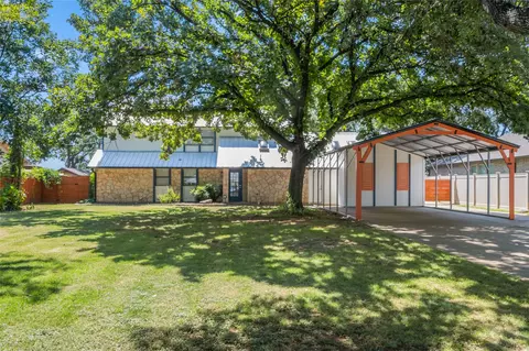 217 Casas Del Sur St, Granbury, TX 76049
