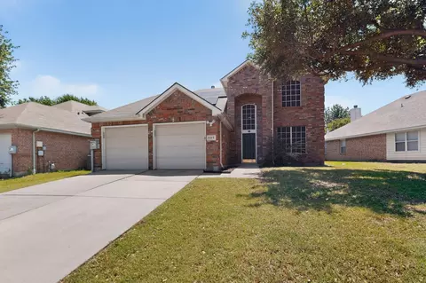 549 Continental Dr, Lewisville, TX 75067