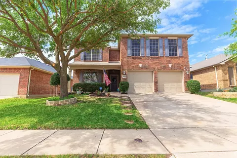 4232 Enchanted Rock Ln, Fort Worth, TX 76244