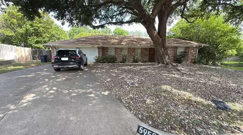 5950 Ashford Ct, Fort Worth, TX 76133