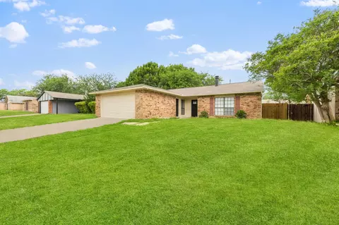 809 Levelland Dr, Arlington, TX 76017