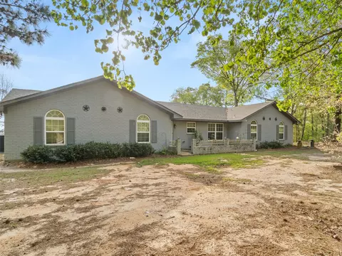 571 County Rd, Daingerfield, TX 75638