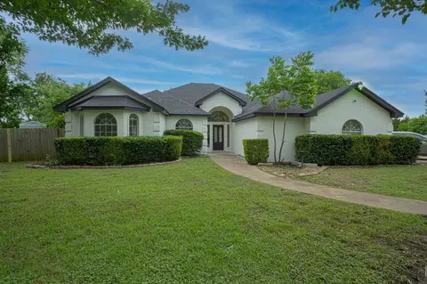 214 Pearly Top Dr, Glenn Heights, TX 75154