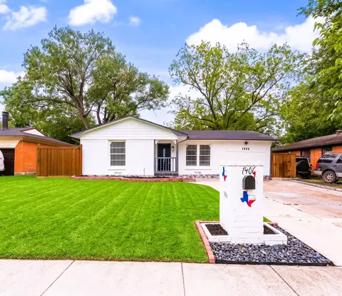 1406 Highland St, Mesquite, TX 75149