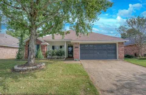 2116 Middle Creek Blvd, Bossier City, LA 71111