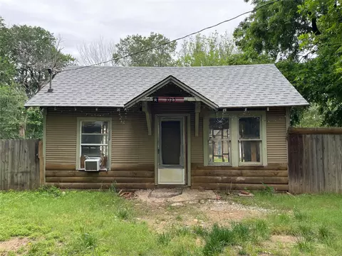 1025 Baker St, Denison, TX 75020