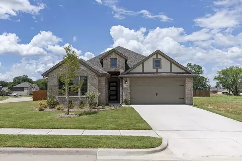 1100 Rushing Ct, Aubrey, TX 76227