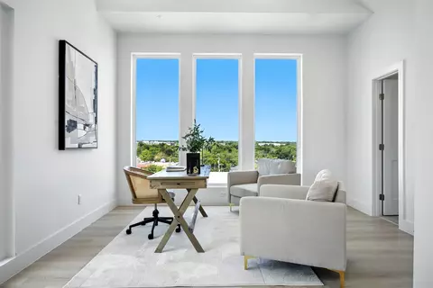 312 N Lancaster Ave #104, Dallas, TX 75203
