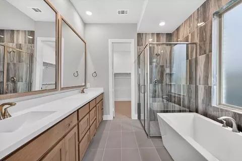 Bath - 1321 Periwinkle Dr, Celina, TX 75009 photo 1 of 2