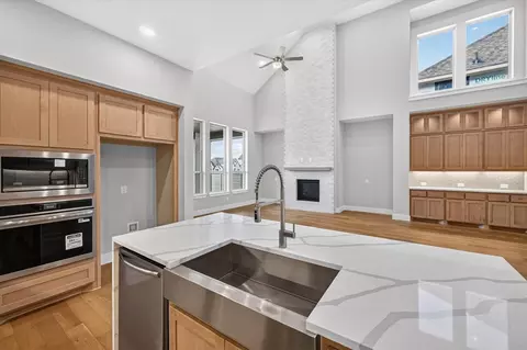 Kitchen - 1321 Periwinkle Dr, Celina, TX 75009 photo 4 of 5