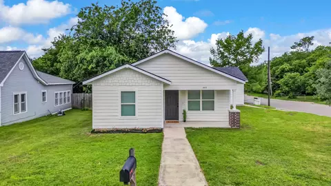 1415 N Elm St, Weatherford, TX 76086