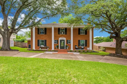 207 Rockbrook Dr, Rockwall, TX 75087