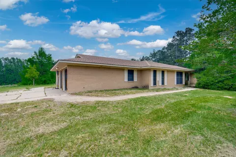 1054 An County Road 415, Palestine, TX 75801