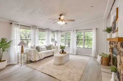 2600 Houston Ct, Granbury, TX 76048