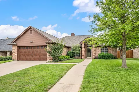 2605 Briargrove Dr, Hurst, TX 76054