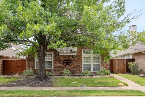 8620 Forest Glen Dr, Irving, TX 75063