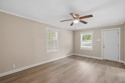 Living - 500 E Heron St, Denison, TX 75021 photo 2 of 4