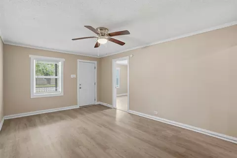 Living - 500 E Heron St, Denison, TX 75021 photo 3 of 4