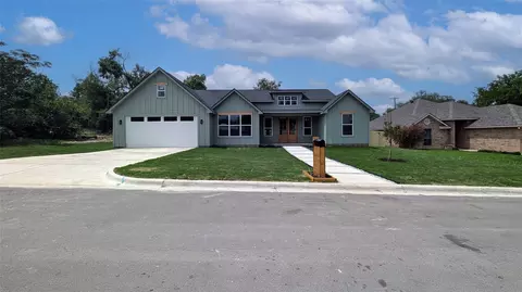 911 Van Winkle St, Weatherford, TX 76086