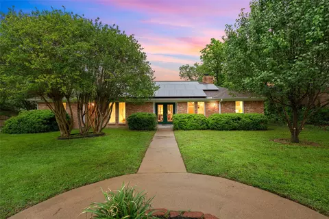 3301 Loma Vista Dr, Waco, TX 76708