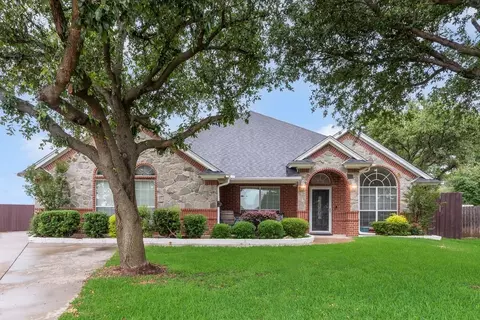 7057 Ridge Crest Dr, North Richland Hills, TX 76182