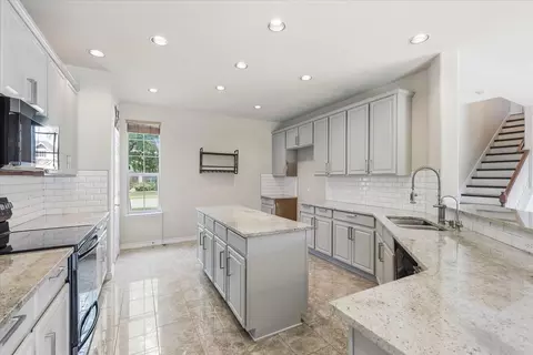Kitchen - 207 Moonlight Dr, Euless, TX 76039 photo 2 of 6