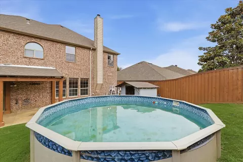 Exterior - 207 Moonlight Dr, Euless, TX 76039 photo 8 of 8