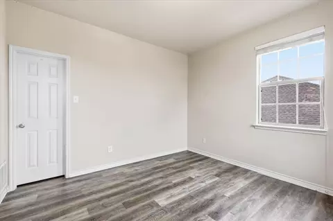 Bedroom - 207 Moonlight Dr, Euless, TX 76039 photo 4 of 4