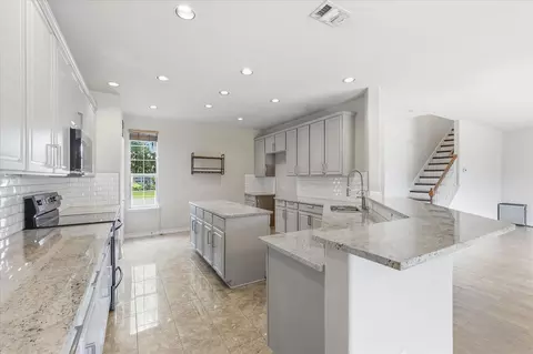 Kitchen - 207 Moonlight Dr, Euless, TX 76039 photo 1 of 6
