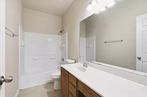 Bath - 207 Moonlight Dr, Euless, TX 76039 photo 5 of 6