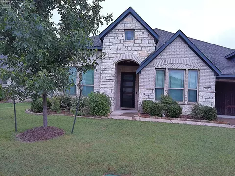 1734 Summer Ln, Midlothian, TX 76065