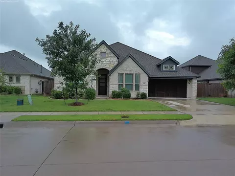 1734 Summer Ln, Midlothian, TX 76065